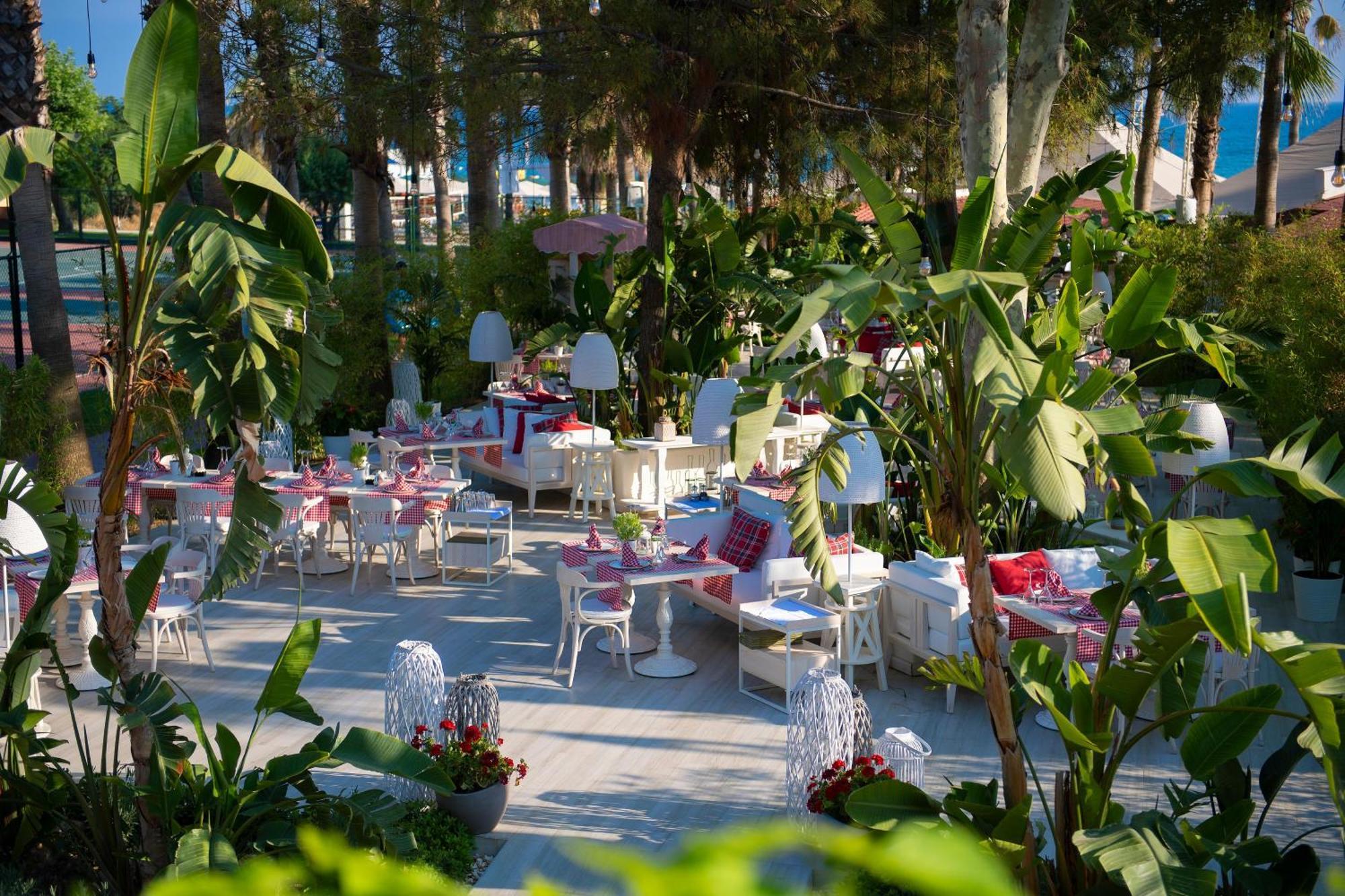Miramare Beach Hotel Side Exterior foto