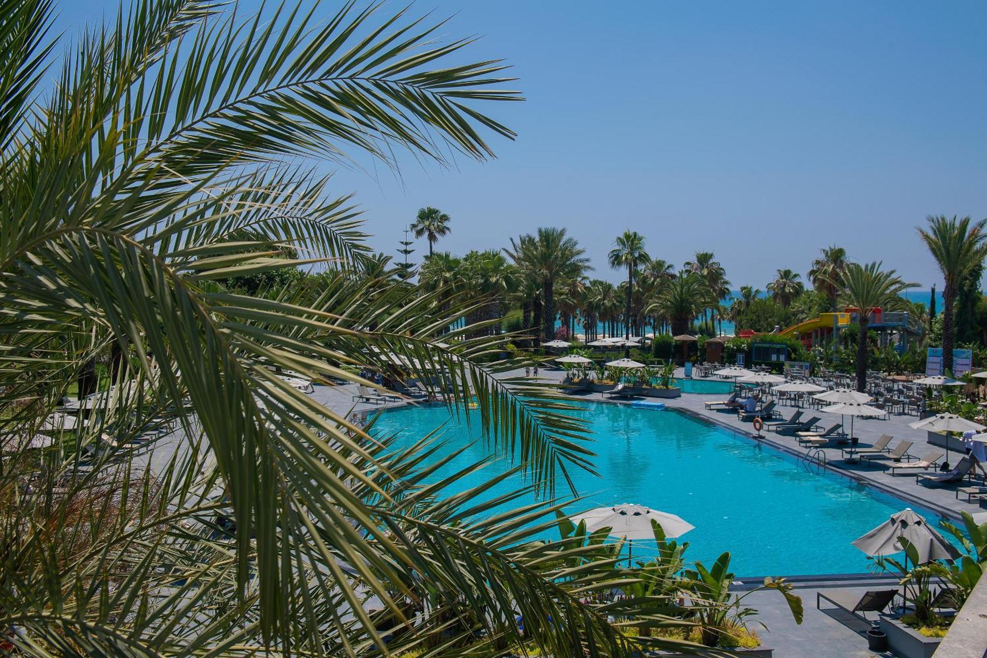 Miramare Beach Hotel Side Exterior foto